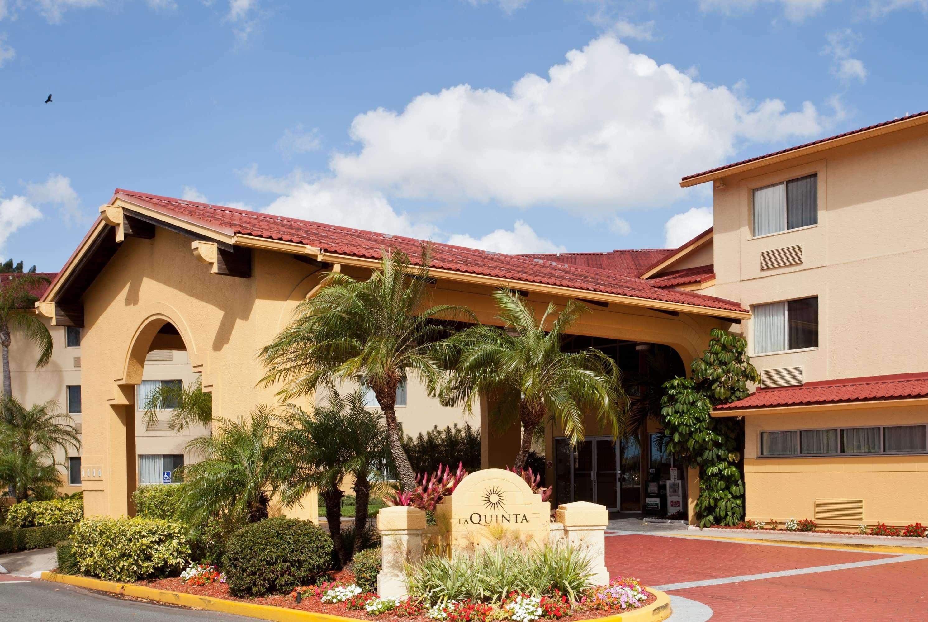 La Quinta By Wyndham St. Pete-Clearwater Airport Hotel Exterior foto